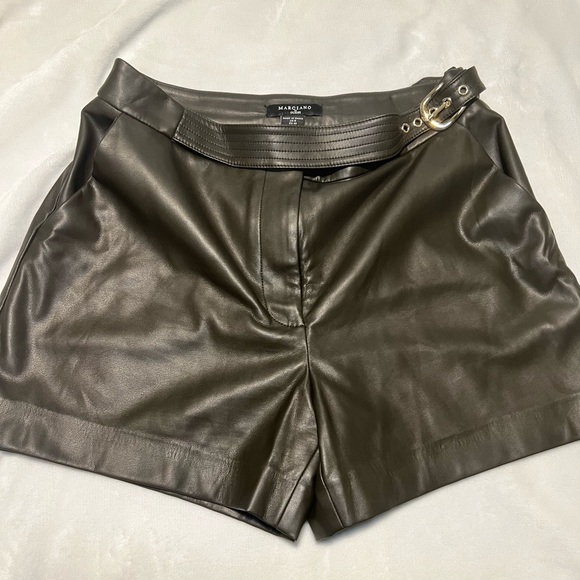 Marciano by Guess Faux Leather Belted Shorts – US 6 (EU 42) - Picture 2 of 7